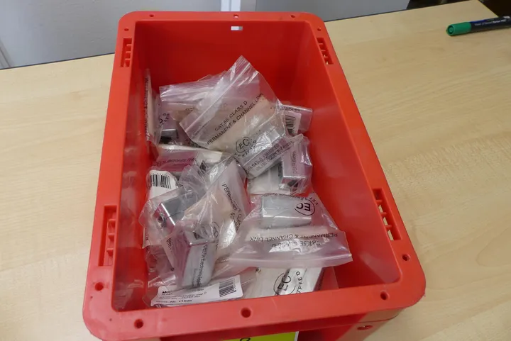 Konvolut Delta Electronics Modular-Adapter Cat.5, RJ45 Bu./RJ45 Bu. Umfang: nur der Inhalt, ohne Kiste